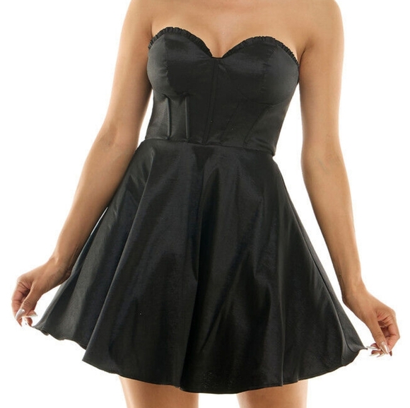 Lulus Dresses & Skirts - NEW LULU.S Elegant Black Strapless Dress Mini